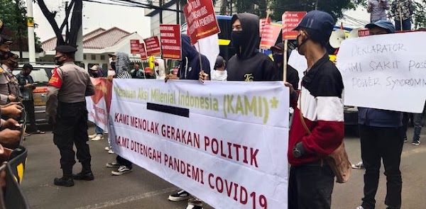 Waduh, Ada Aksi KAMI Tandingan Di Dekat Tugu Proklamasi Saat Para Tokoh Deklarasi KAMI