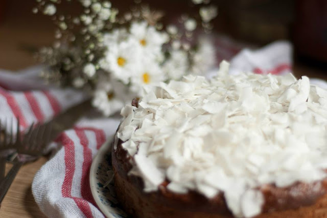 coconut, banana, cake, recipe, blog, blogger, uk, lifestyle, food