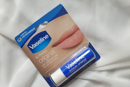 REVIEW : Vaseline Lip Therapy Stick Original
