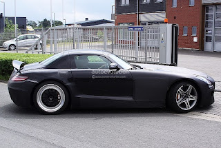 Spyshots: 2015 Mercedes SLC AMG