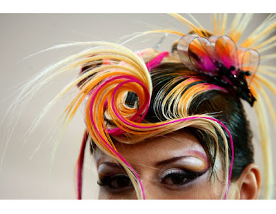 An American woman won a champion in the hairstyle competition. June 16, 2007