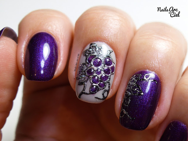 Nail Art - Grappe de raisin relief 3D gel et foil par Nails Arc en Ciel