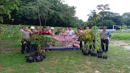 [ Berita Foto ] Jajaran Polsek Kragilan Lakasanakan Tanam Pohon bersama Muspika dalam Peringatan Hari LH Indonesia