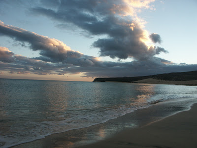 playa al atardecer