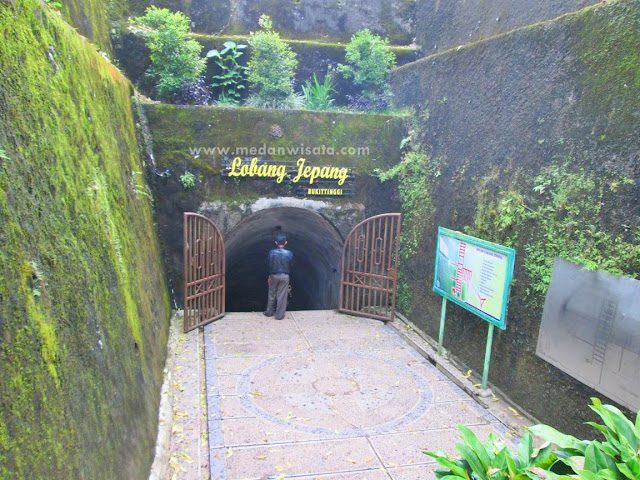 Dingin Nan Horor Lobang Jepang di Bukit Tinggi 