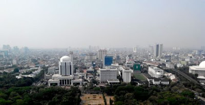 pemandangan jakarta dari monas