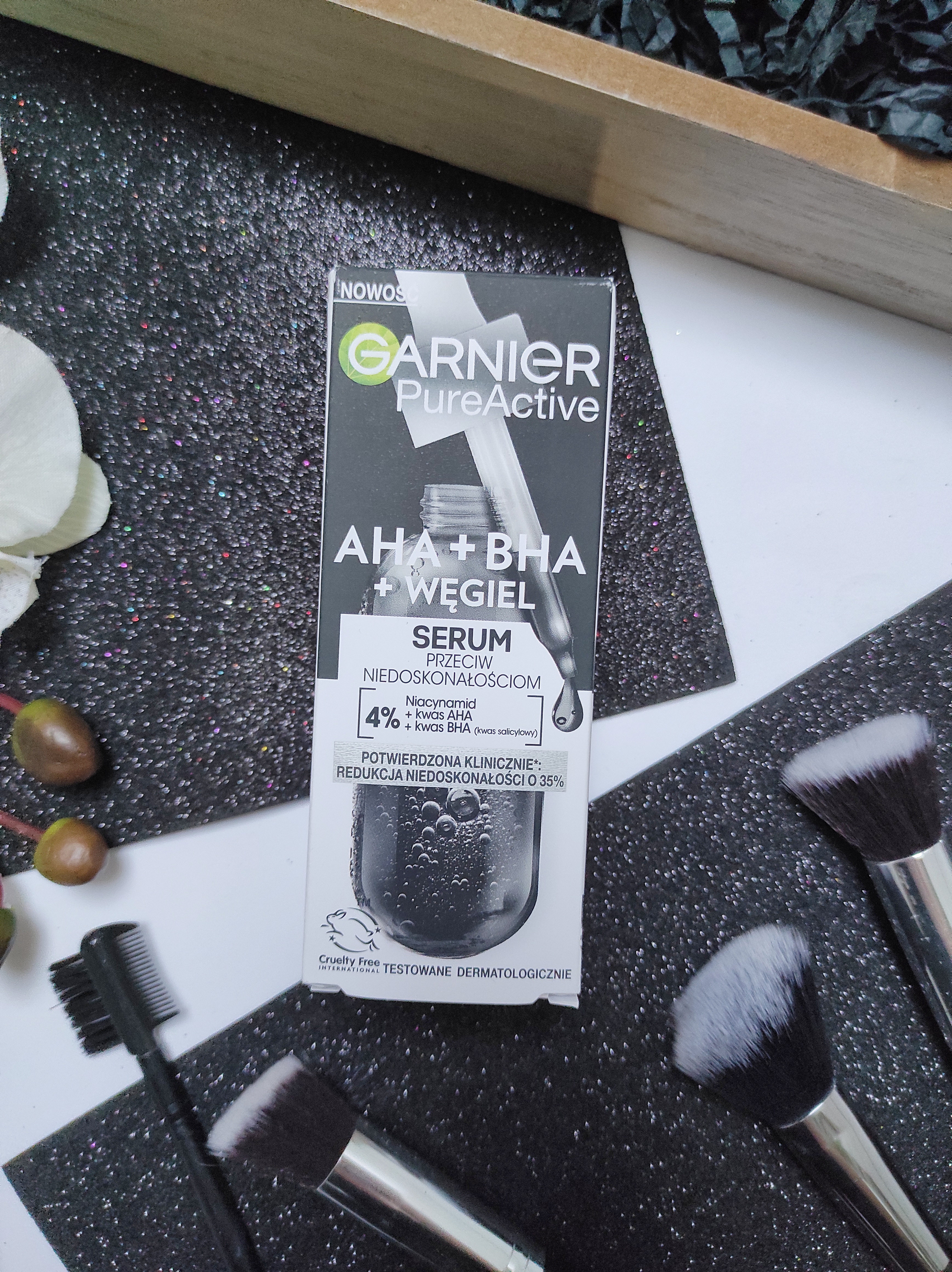 Serum Garnier Pure Active AHA+BHA+węgiel+niacynamid - Klub Ambasadorki Garnier