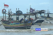 Cuaca Buruk dan Gelombang Tinggi, Nelayan di Tuban Berhenti Melaut