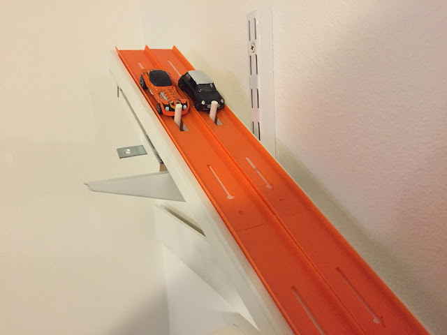 Hot Wheels Racing League: How To Build a Hot Wheels Shelf Track