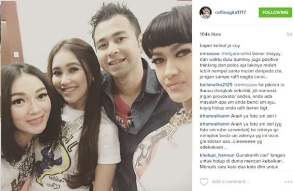 No Sensor, Kompilasi Terbaru Foto 'Nakal' Ayu Ting-Ting 