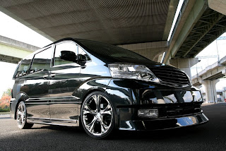 Figure cars black Alphard