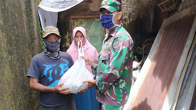 Yonif Raider 300/Bjw Salurkan Sembako Bantu Warga Binaan Terdampak Pandemi Covid -19