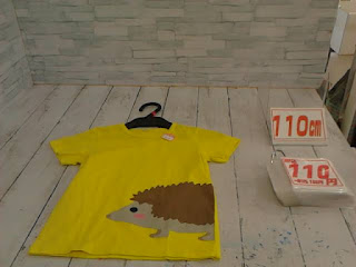 中古品　子供服　１１０㎝　ハリネズミプリント　半袖Tシャツ　１１０円