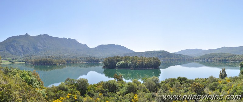 Embalse de los Hurones en Kayak