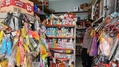 Berkeliling Pasar, Kapolsek Siantan Ingatkan Pedagang Patuhi Prokes