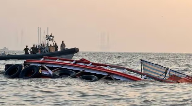 Survivor of the Mumbai Boat Accident Describes a Startling Moment A corpse fell onto the deck.