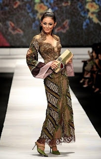 Cara memilih model kebaya modern dengan tepat