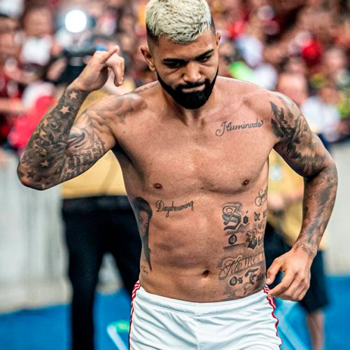 Gabigol sem camisa