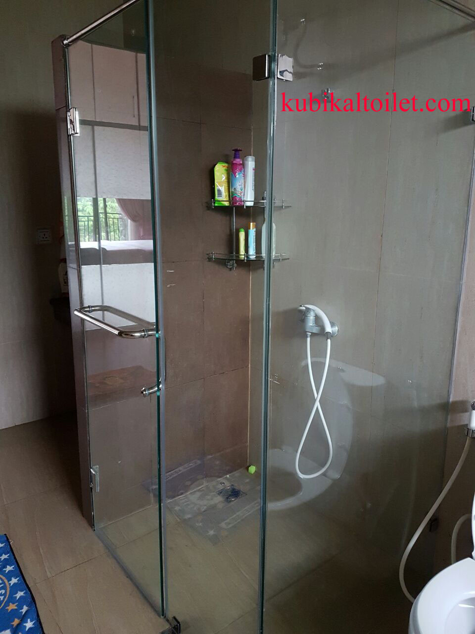  KACA  SHOWER 10MM  TEMPERED  PROJECT PERUM BSD CITY THE AVANI 