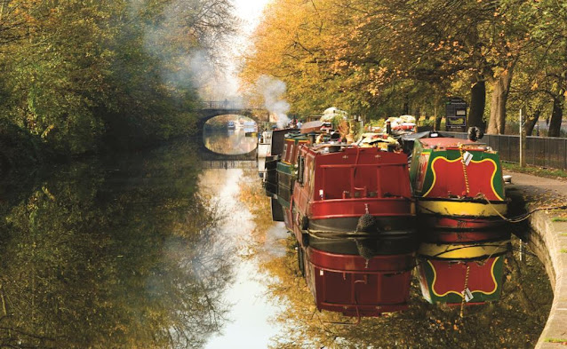 A painting of the Regents Canal by Victoria PArk