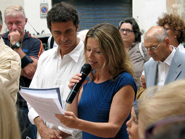 Blas Roca Rey and Amanda Sandrelli, piazza Giorgio Caproni, Livorno