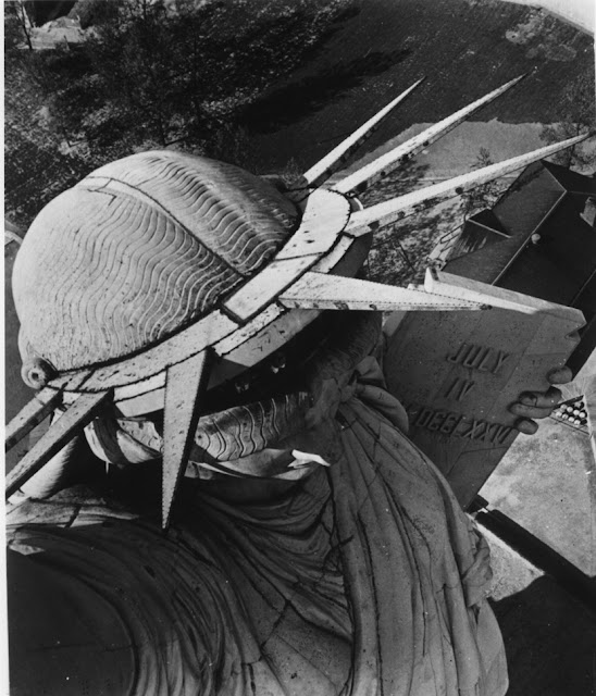 Download Pelik dan Aneh: Rare Photos of the Statue of Liberty Being ...