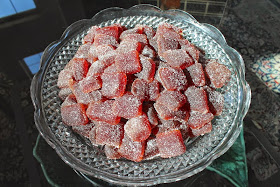 Food Lust People Love: For fans of those chewy little candies called wine gums, this is a Christmas version, full of the spicy flavors of mulled wine with cloves and cinnamon and nutmeg along with apple, pear, orange and lemon. Bonus: Your house smells divine as the fruit cooks down. Make these mulled wine fruit gums today!