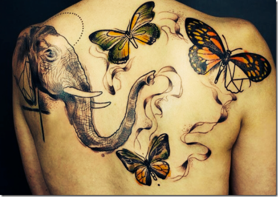 papillons_colors_et_llphant_de_tatouage_sur_le_dos