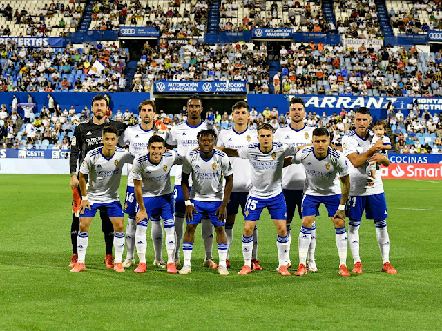 REAL ZARAGOZA. Temporada 2021-22. Cristian Álvarez, Eguaras, Jair, Lluis López, Narváez, Zapater. Bermejo, Fran Gámez, Jame Igbekeme, Chavarría, Álvaro Giménez. REAL ZARAGOZA 0 F. C. CARTAGENA 1. 30/08/2021. Campeonato de Liga de 2ª División, jornada 3. Zaragoza, estadio de La Romareda.