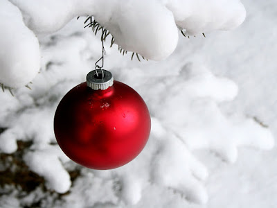 fotos de esferas de navidades de colores brillante