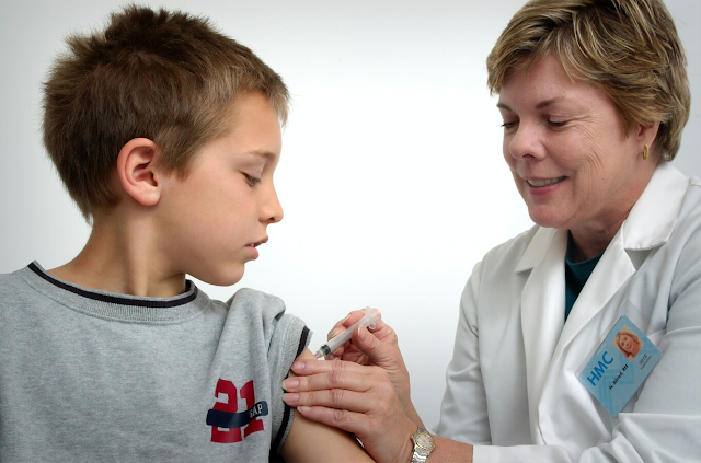 Canadá se convierte en el primer país que autoriza la vacuna contra la COVID-19 en menores de edad