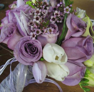 bouquet de noiva flores e rosas lilas