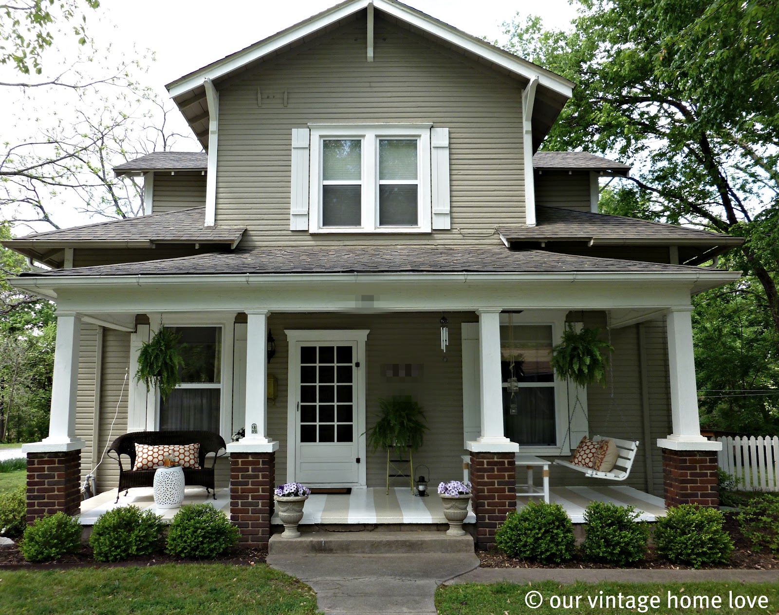 Front Porch Ideas | Casual Cottage