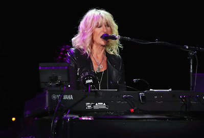 Christine McVie, de Fleetwood Mac, actuando en Nueva York el 30 de julio de 2017