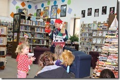 santa comes to the library 019