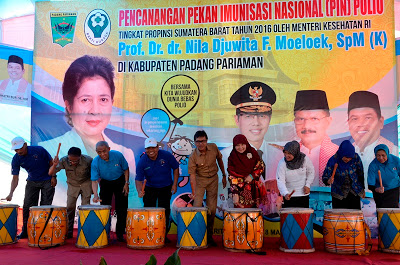 Gubernur Sumbar Irwan Prayitno Canang PIN POLIO Tahun 2016