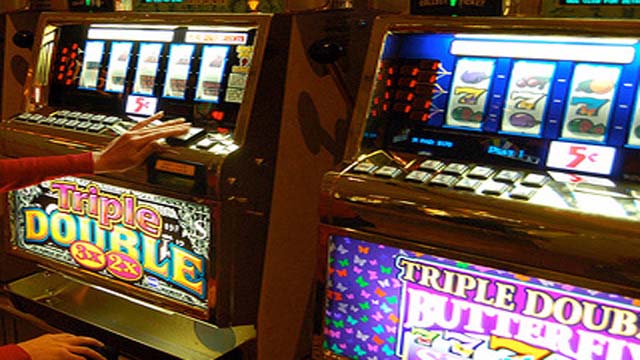 Slot machine truccate: sequestri e denunce in Campania