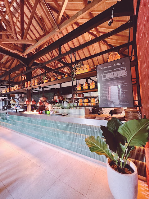 Mr Raffles Bandung bistro & bar