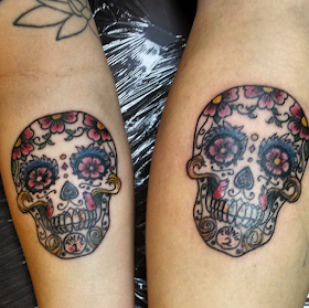 tatuaje amigas calavera