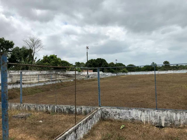 Prefeitura de Palmeirândia abandonado Estadio Municipal de Futebol