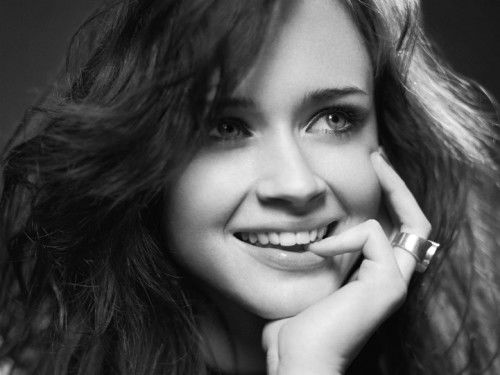 Alexis Bledel's so perfect for the blackwhite