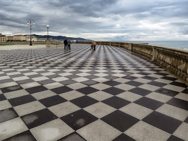 Giornata di pioggia alla Terrazza Mascagni, Livorno