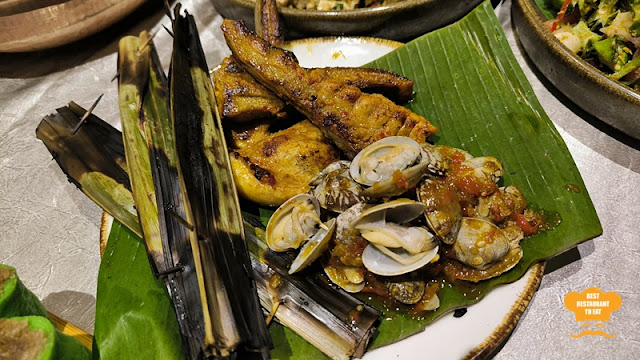 Seafood Bakar Station