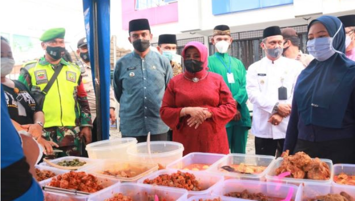 Rahma Membuka Bazar Ramadhan di Kelurahan Air Raja