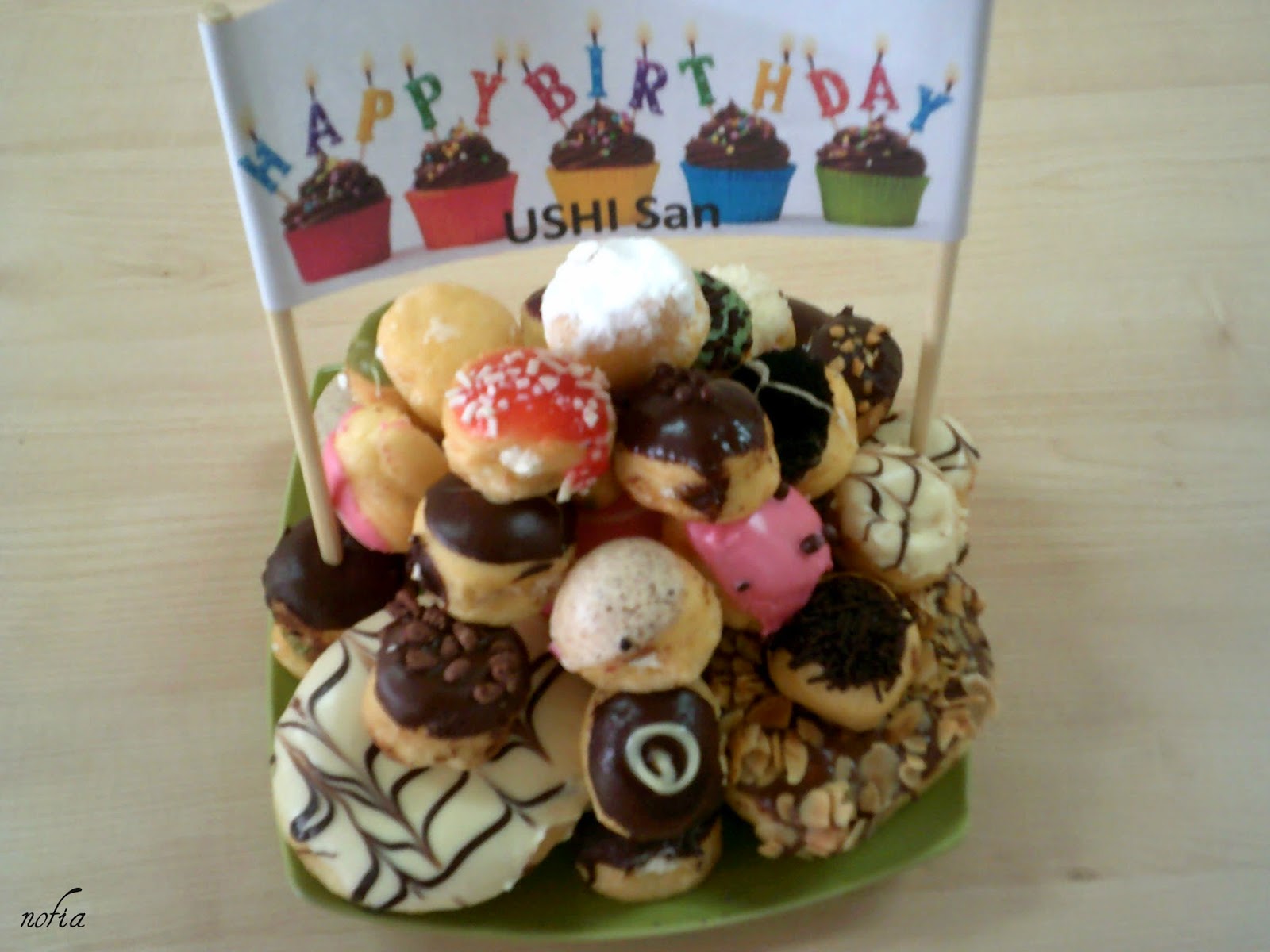 Kue ulang tahun unik !!! Tradisi Kue Ultah di Kantor ku