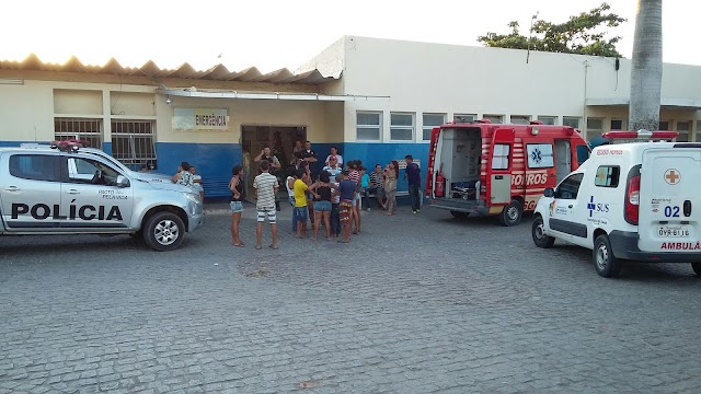 CASAL É ATROPELADO NA CHEGADA DE BOM CONSELHO. MOTORISTA FORAGIU SEM PRESTAR SOCORRO