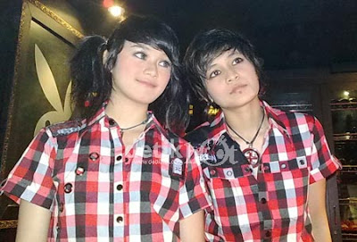 Band The Virgin, Mitha Vokalis dan Dara Gitaris