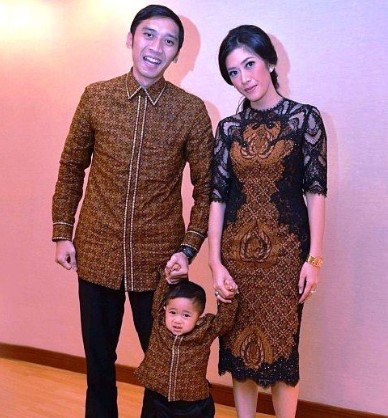 12 Koleksi Baju  Batik  Seragam  Keluarga  Model Terbaru 2019