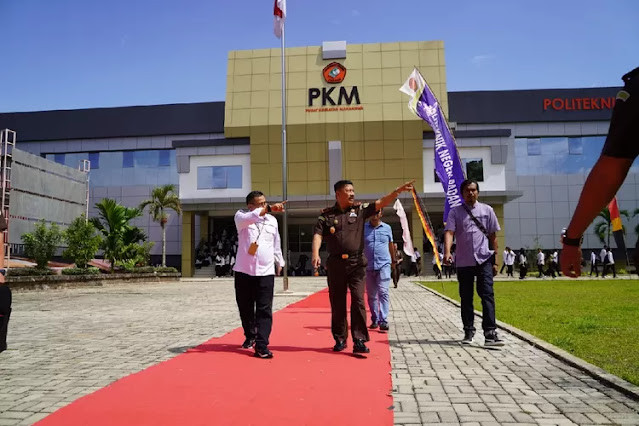 Kajati Sumbar Minta Mahasiswa Politeknik Negeri Padang Kenali Hukum dan Jauhi Hukuman
