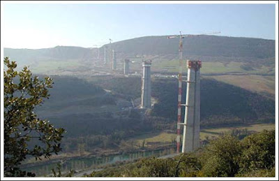 Foto Jembatan Tertinggi Di Dunia Millau Bridge